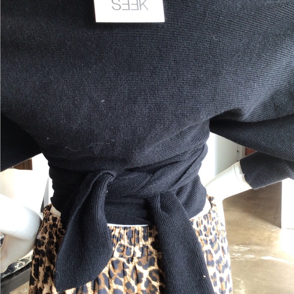 Beautiful top - Picture 4 of 5